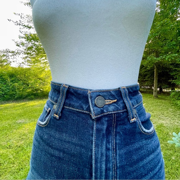 Paige: Margot high-rise denim shorts - Picture 3 of 6